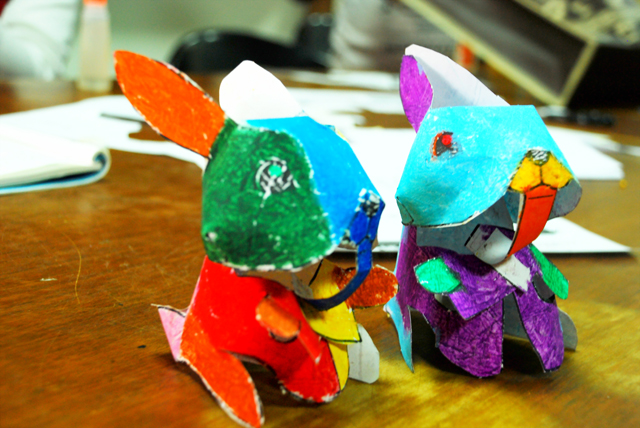 小朋友製作的紙兔模型